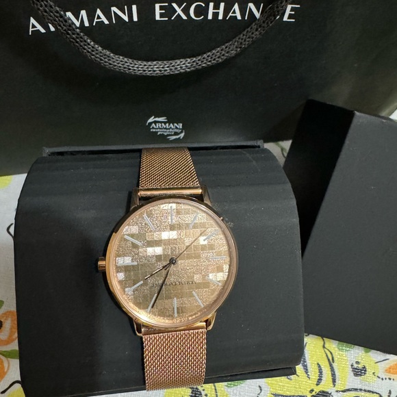 Rose Gold Mesh Strap Watch - Picture 3 of 6